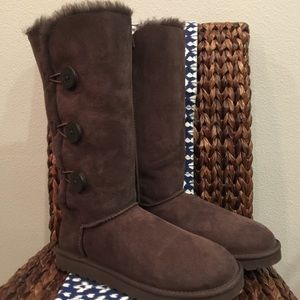 ugg bailey button triplet chocolate