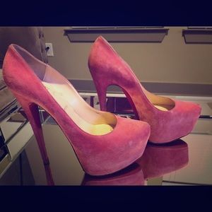 Christian Louboutin Suede Daffodile Pumps