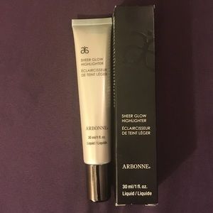 New in Box Arbonne Highlighter
