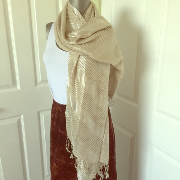 Gold Metallic Scarf. NWOT