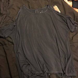 Super cute back soft T