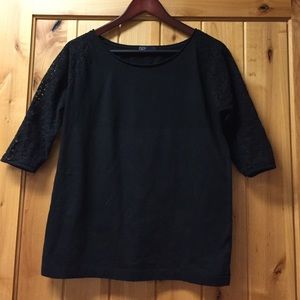 black 3/4 sleeve gap shirt
