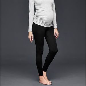 Bundle of 2 GAP maternity pants/leggings