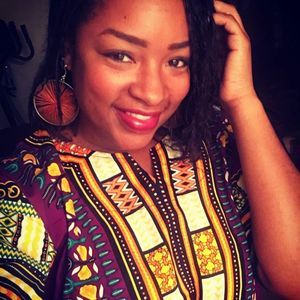 Meet your Posher, Dena