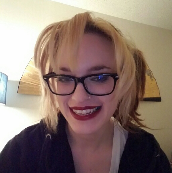 Meet your Posher, Brittney