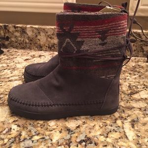 Toms Nepal boot