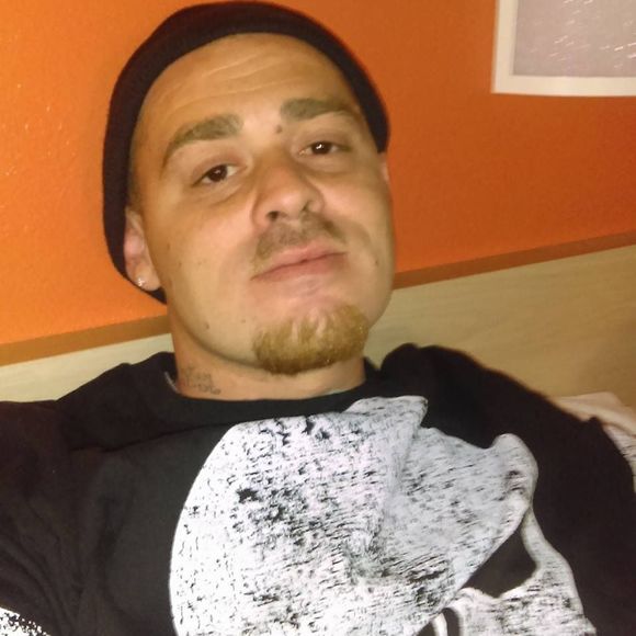 Meet your Posher, Chris - Picture 1 of 1