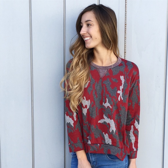 red camo sweatshirt - Picture 2 of 4