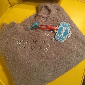 NWT fuzzy gray juniors XL sweater