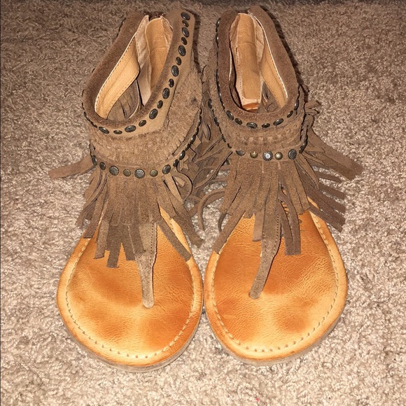 Brown fringed sandals