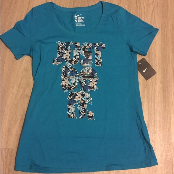 Women's The Nike Tee