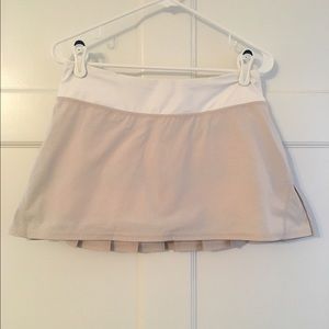 LuLulemon Pacesetter Skirt (light gold color)