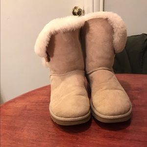 Ugg Bailey Button Sand
