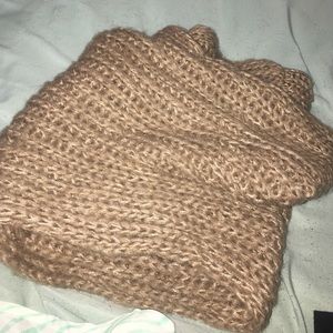 broke knit scarf
