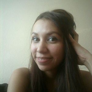 Meet your Posher, Denise