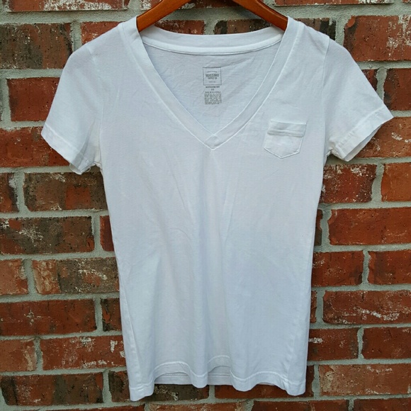 White Mossimo V-neck Boyfriend Tee