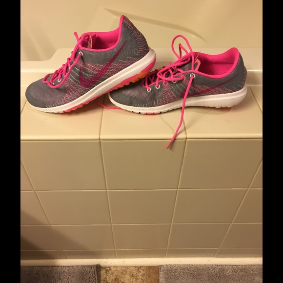 Nike Shoes - Nike flex Fury