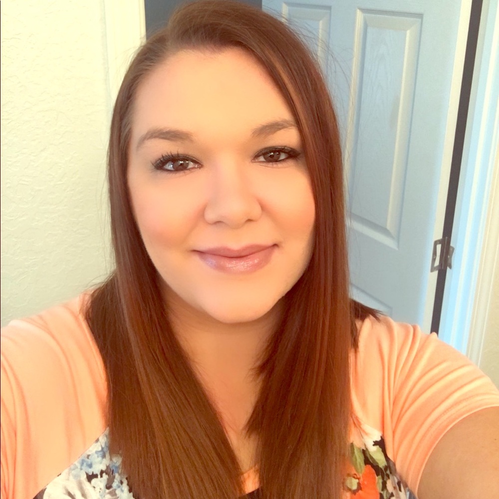 Meet your Posher, Cassandra