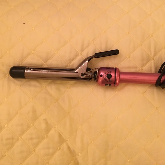 Hot tools curling iron.