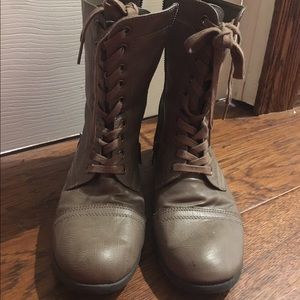 Taupe Rampage boots