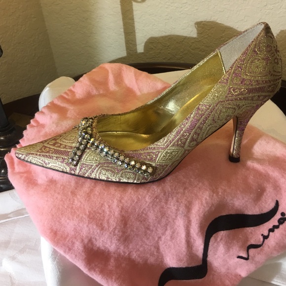 Nina rhinestone pumps size 7 medium worn twice