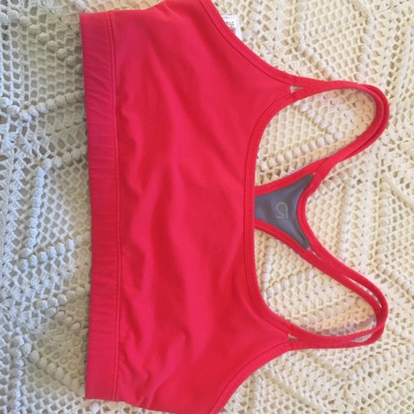 GapFit Sports bra