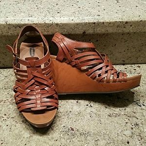 Brown Dr. Scholl's brand wedges