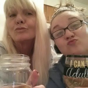 Meet your Posher, Leanne