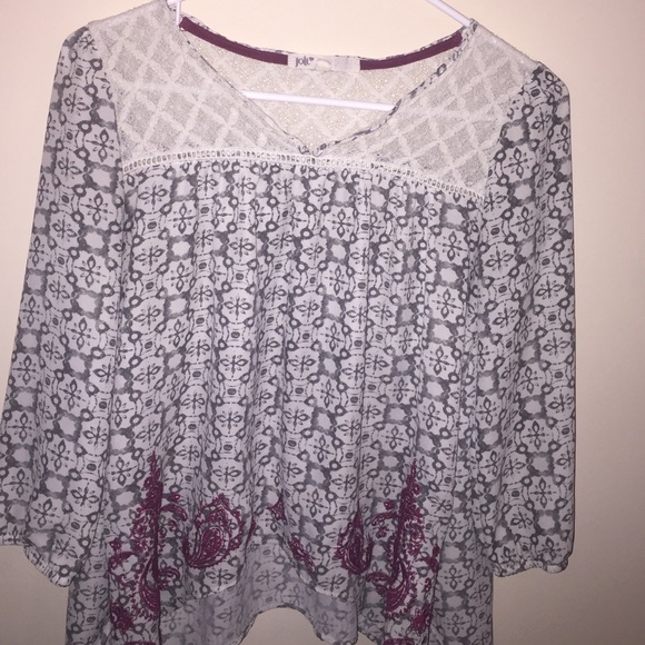 Belk lace shirt with cute details