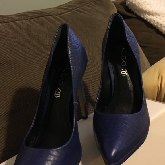 Heels - Picture 3 of 4