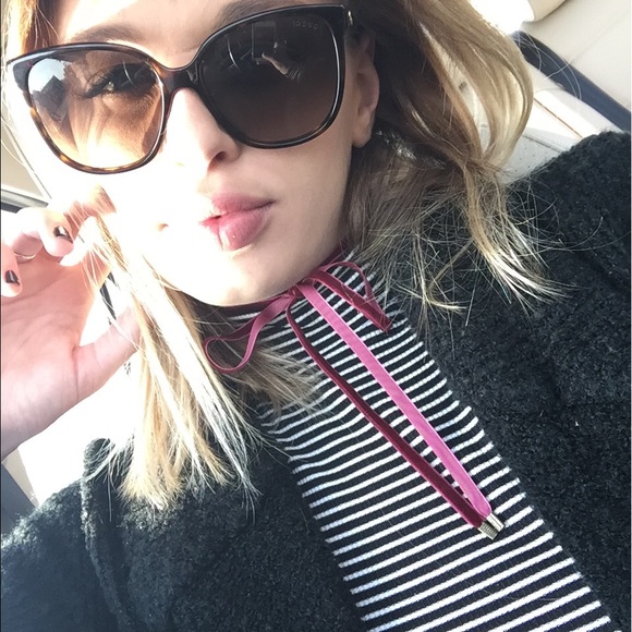 Meet your Posher, Lauren - Picture 1 of 3