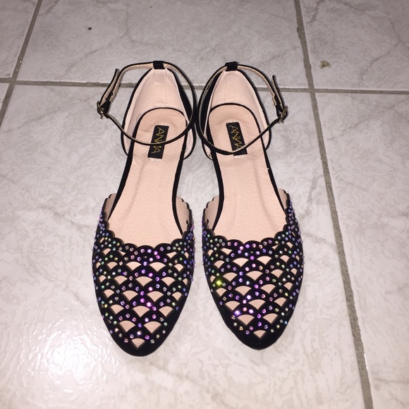 Brand new Anna flats.