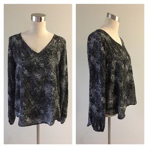 Black & White Flowy Blouse Black & White Flowy Blouse