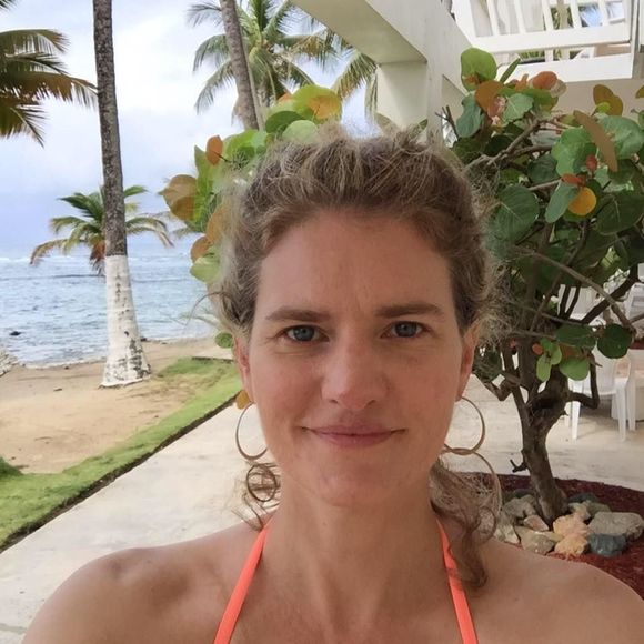 Meet your Posher, Shana - Picture 1 of 1