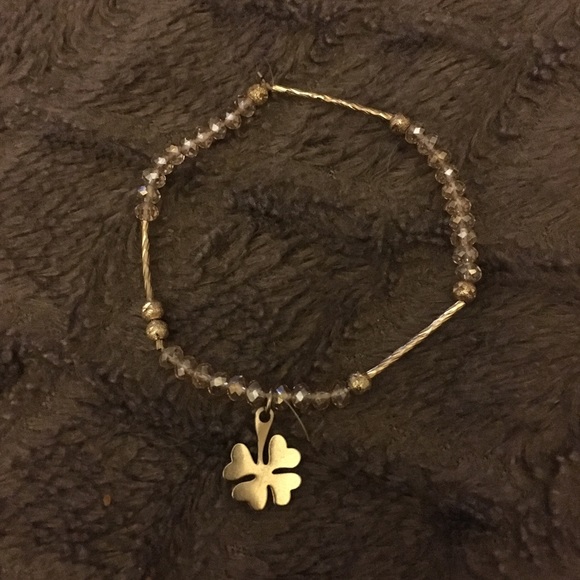 Lucky charm bracelet with two pairs of earrings💎 - Picture 1 of 3