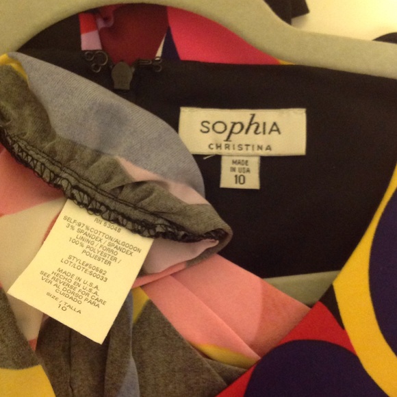 Gorgeous Dress, Tastefully Sexy - Picture 3 of 3