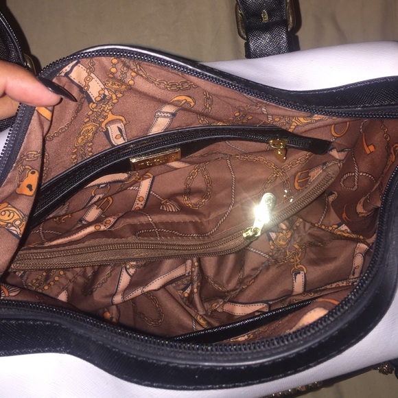 MK purse - Picture 3 of 3