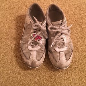 Used nfinity cheer shoes