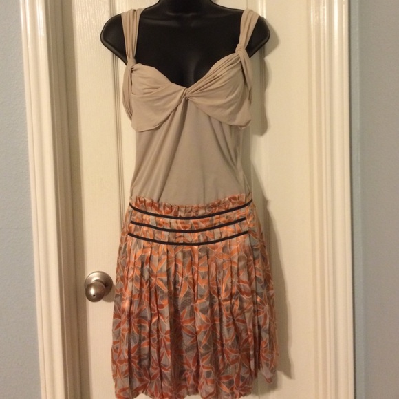 Front pleated skirt