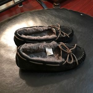 Ugg woman's size 6 black and grey loafers