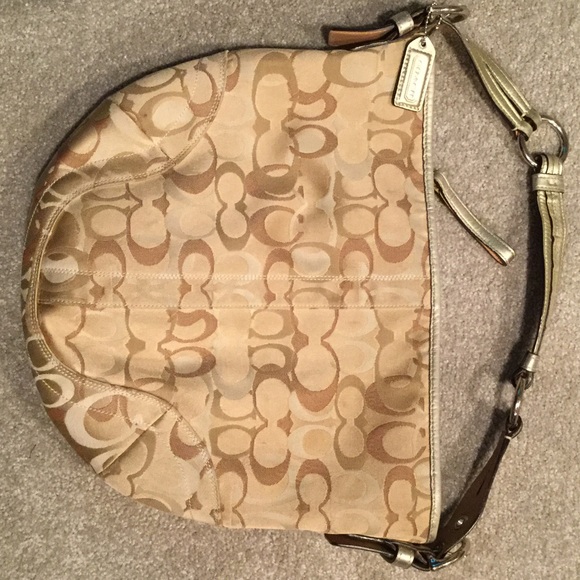 Coach Signature shoulder bag