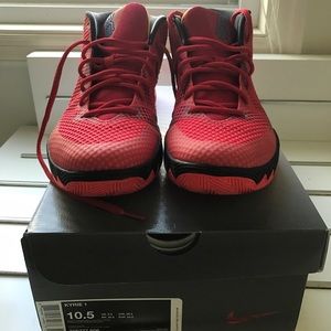 Kyrie 1