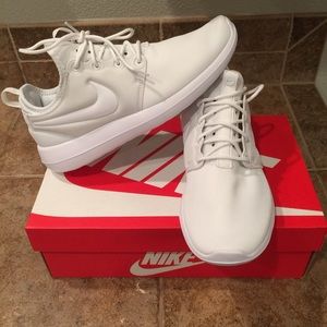 New Woman's Nike Roshe Two