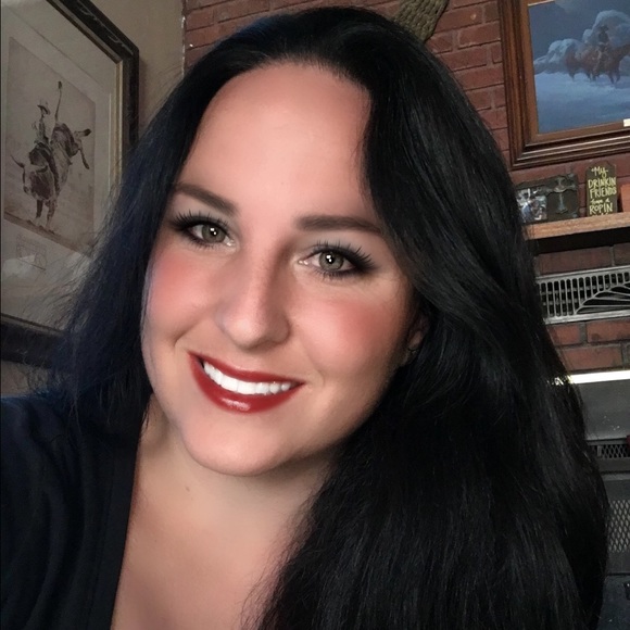 Meet your Posher, Jenna - Picture 1 of 1