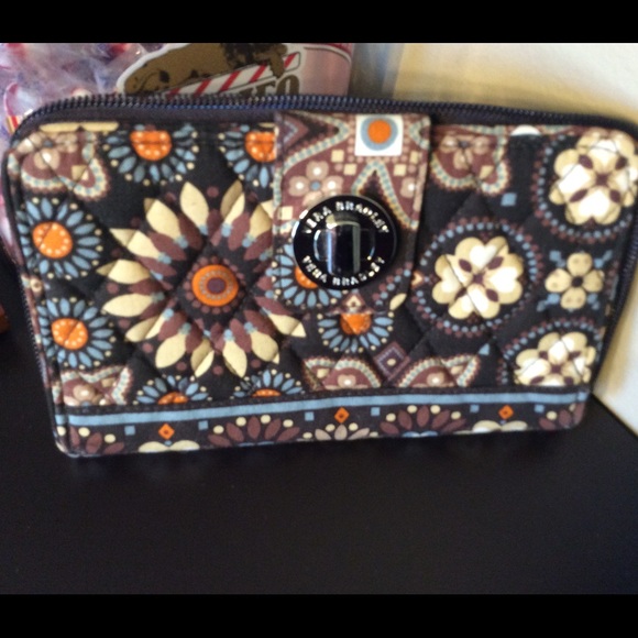 EUC Vera Bradley CANYON Turnlock Wallet