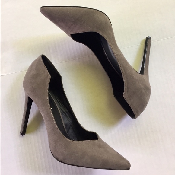Olivia Ferguson Shoes - Grey Faux Suede Olivia Ferguson Pumps Size 11