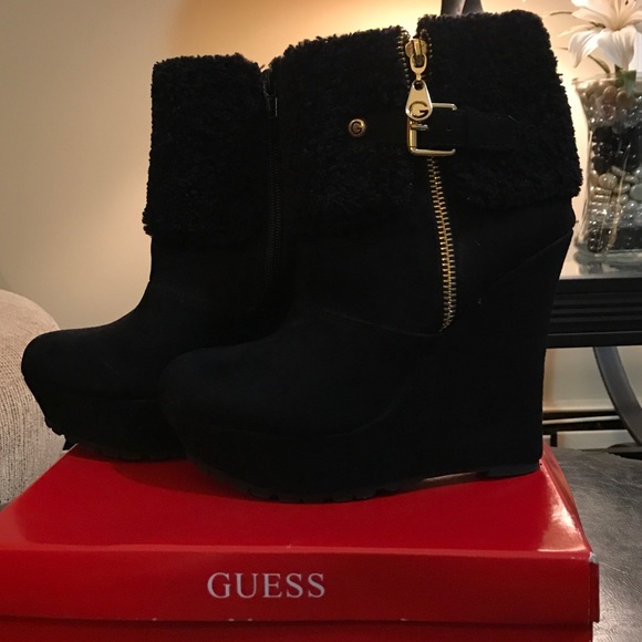 Guess woman's 5.5 black wedge winter booties