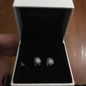 Pandora sparkling studs