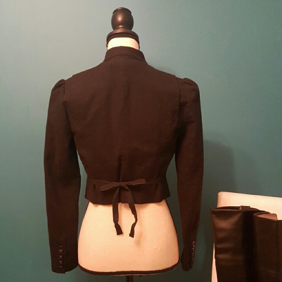sold!!soldSuper Cute Black cropped blazer - Picture 2 of 4