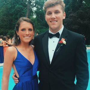 Meet your Posher, Issy